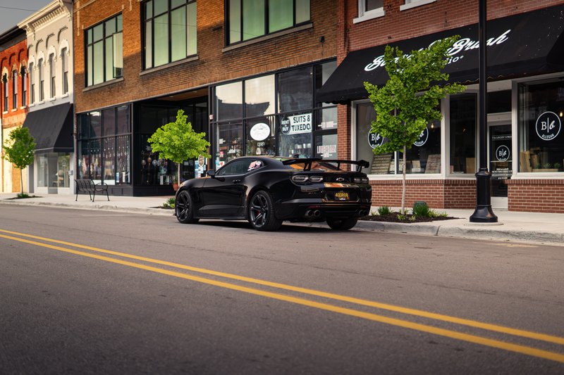 Black Camaro SS 1LE with a new rear wing