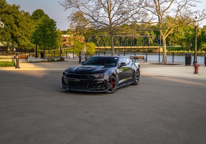 Black Camaro SS 1LE with a new rear wing