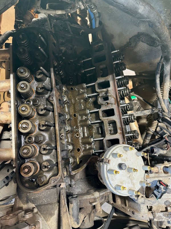 Engine teardown: valve train exposed, Jun 26, 2024
