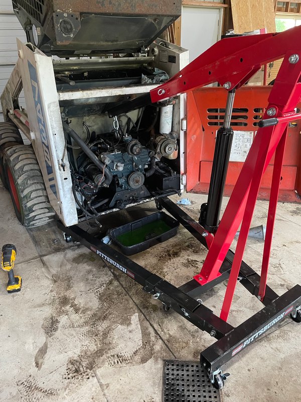 Engine hoist set up for the extraction, Jun 25, 2023